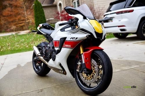 moto-yamaha-big-0