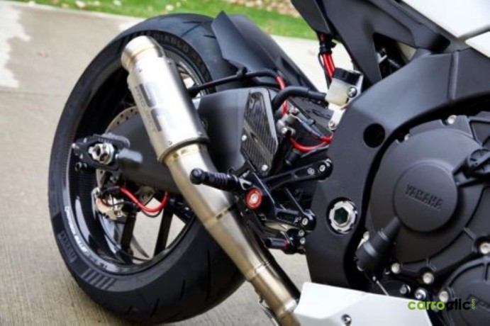 moto-yamaha-big-2