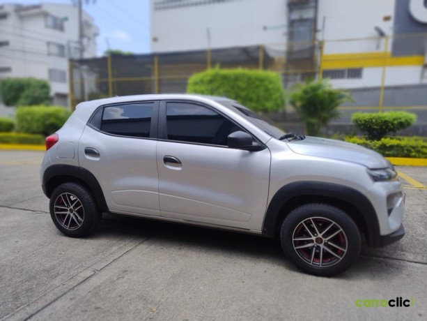 renault-kwid-iconic-2024-big-6